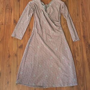 Patagonia wrap style gray and pink long sleeve printed dress twist back size S
